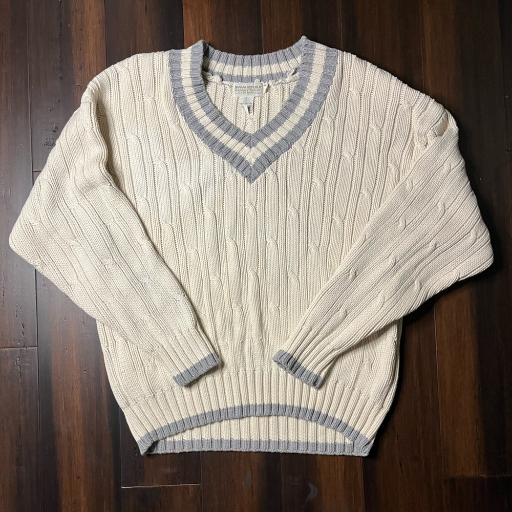SOLD Vintage ✨ 90s Banana Republic Cream + Gray V-neck Sweater - Size Medium - Picture 1 of 3